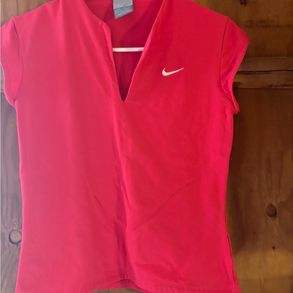 Nike Red Fitted Cap Sleeve Mandarin Collar Tee
